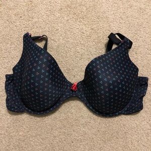 Black Maidenform bra